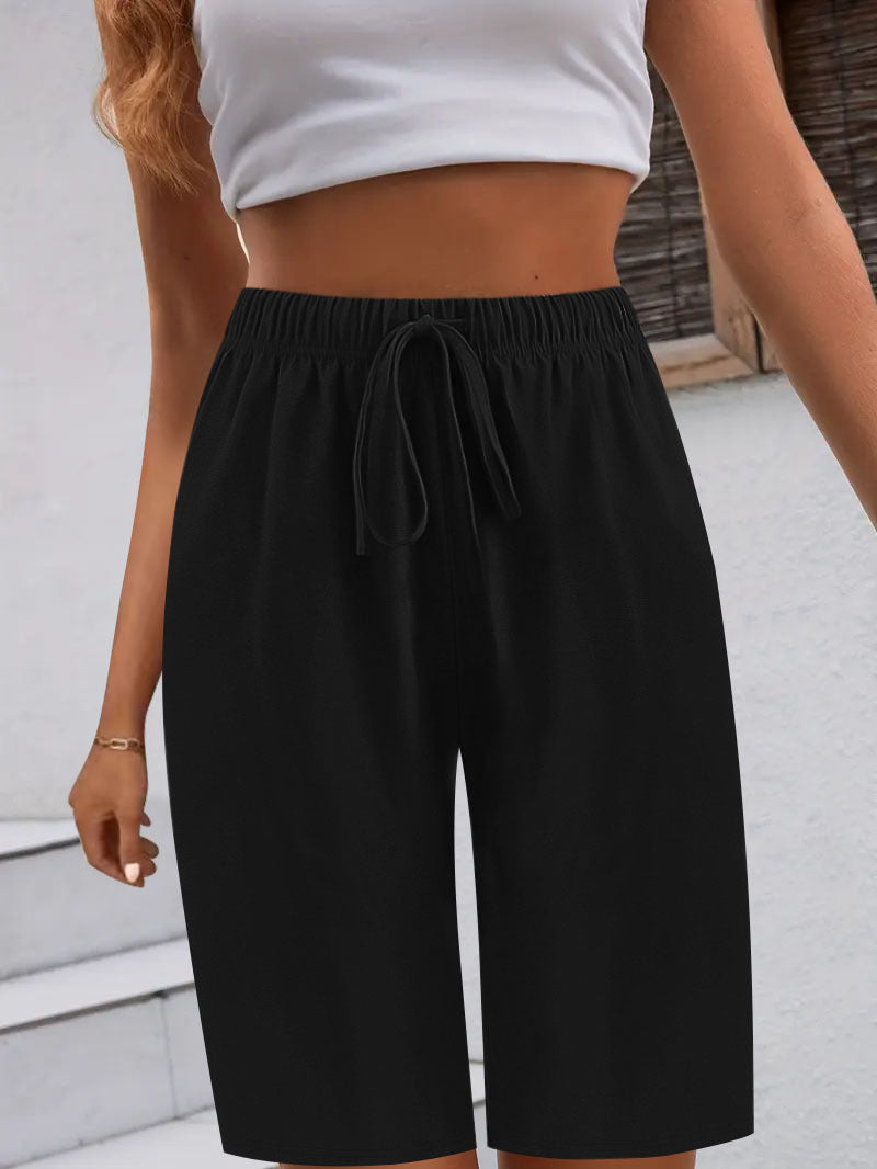 Women's sporty Bermuda shorts with elastic waistband and adjustable drawstring, size S