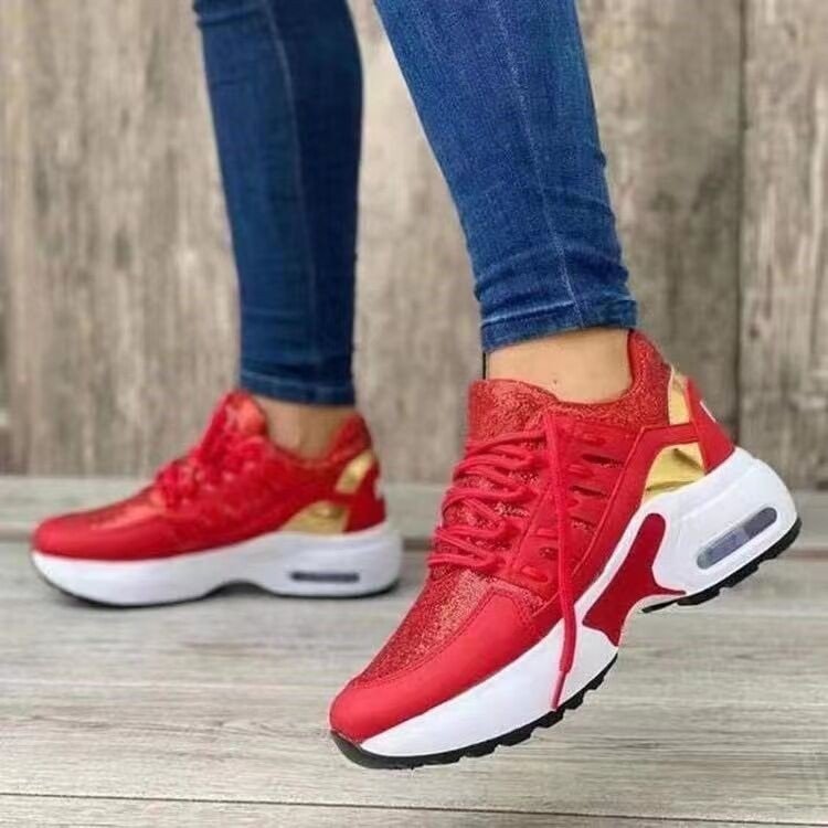 Women's sporty sneakers with reflective accents and breathable sole, size S