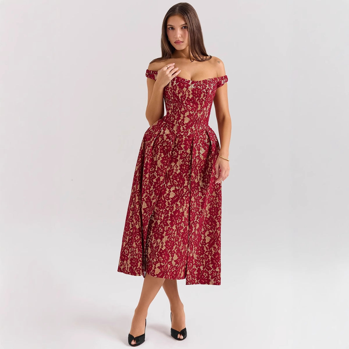 Women's evening dress with off-the-shoulder design and exquisite lace, size