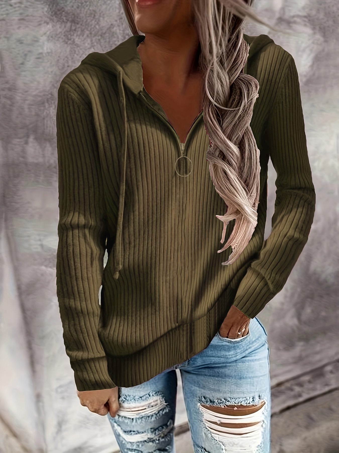 Women's hooded sweatshirt in an elegant ribbed design with a practical zipper, size [size missing]