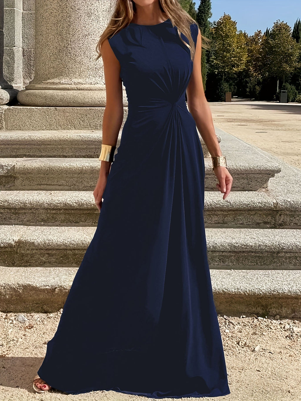 Elegantes Damenabendkleid mit schicken Falten und figurbetontem Schnitt, Größe [Größe fehlt]