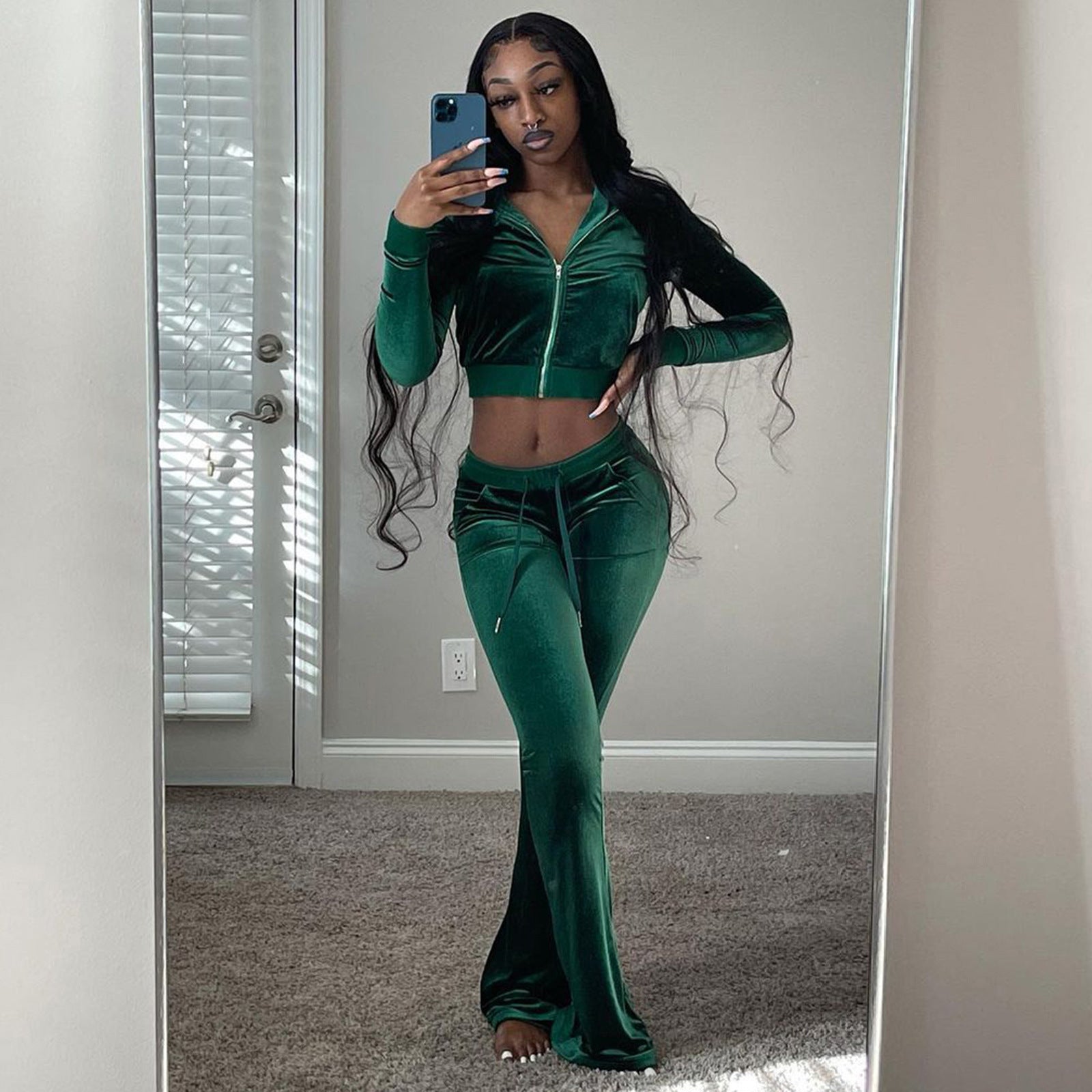 Women's velour tracksuit with zip front and wide-leg trousers, size