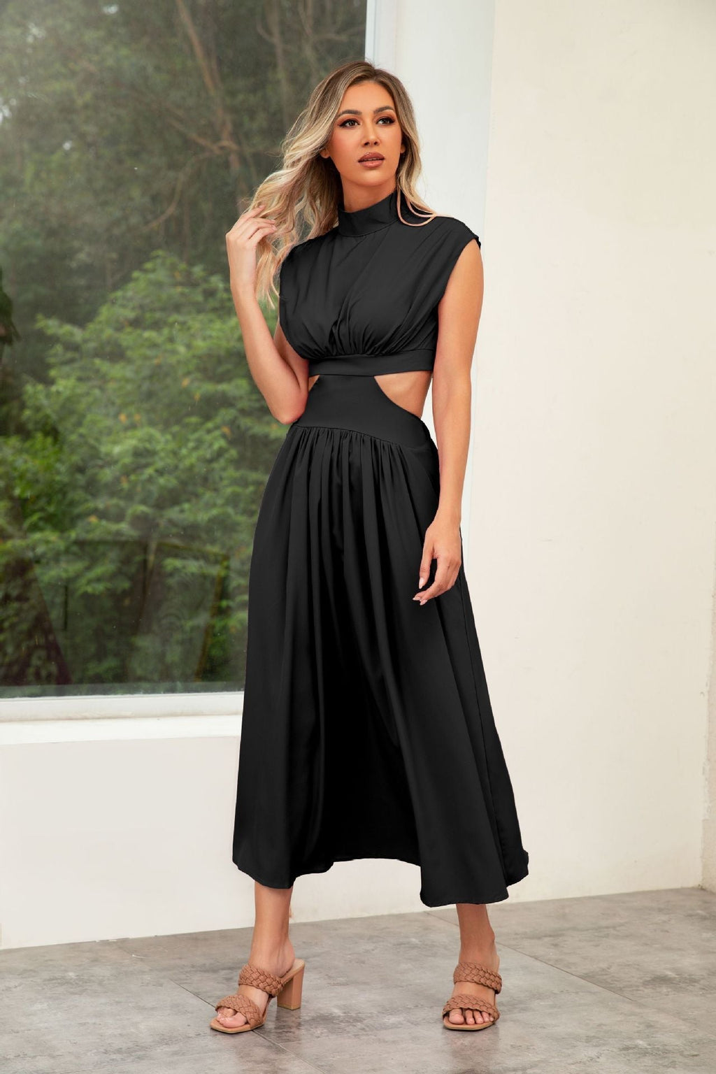 Damen-Cut-Out-Sommerkleid mit hohem Kragen, Größe