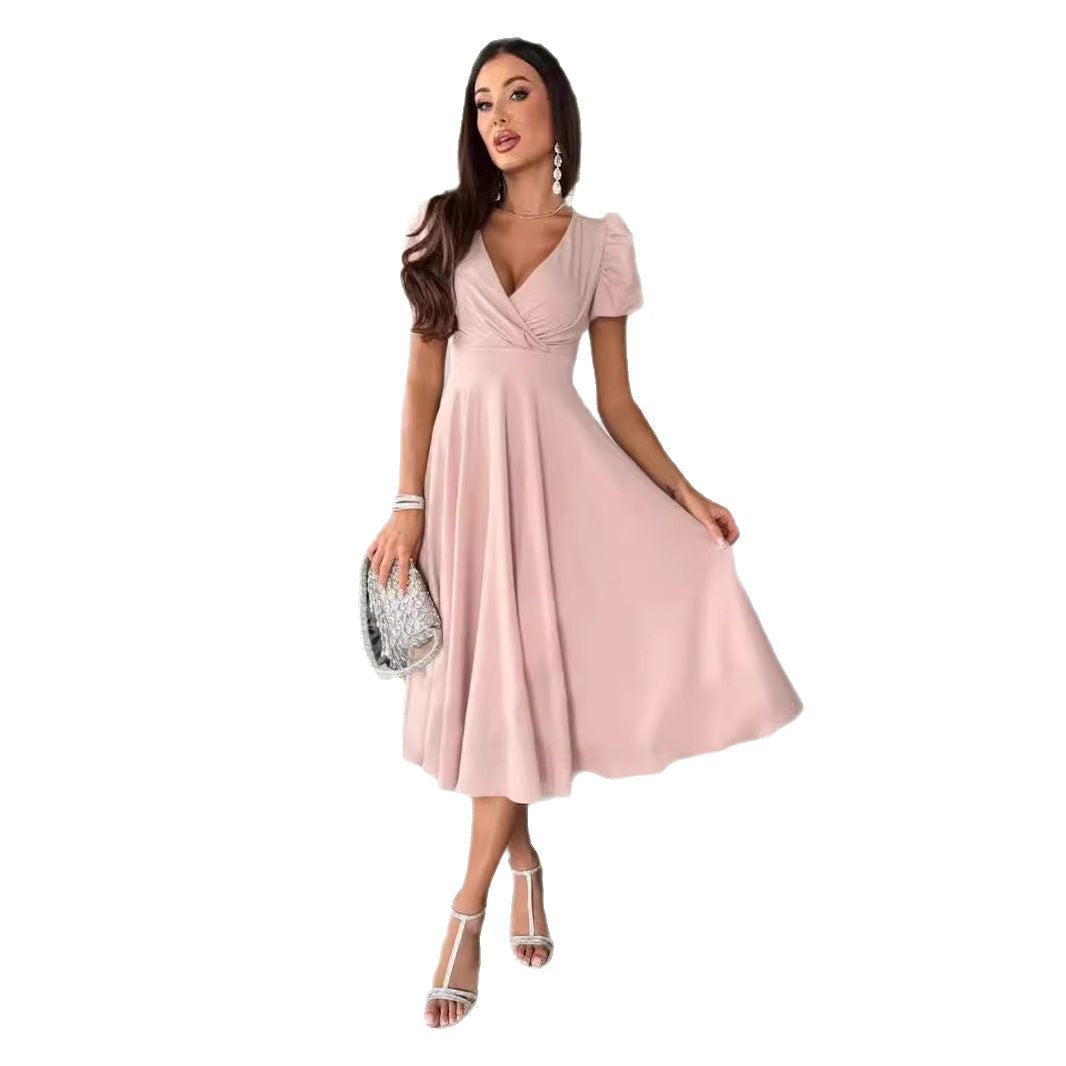 Valenzora | Enganliegendes, einfarbiges Kleid mit Puffärmeln und ausgestelltem Rock