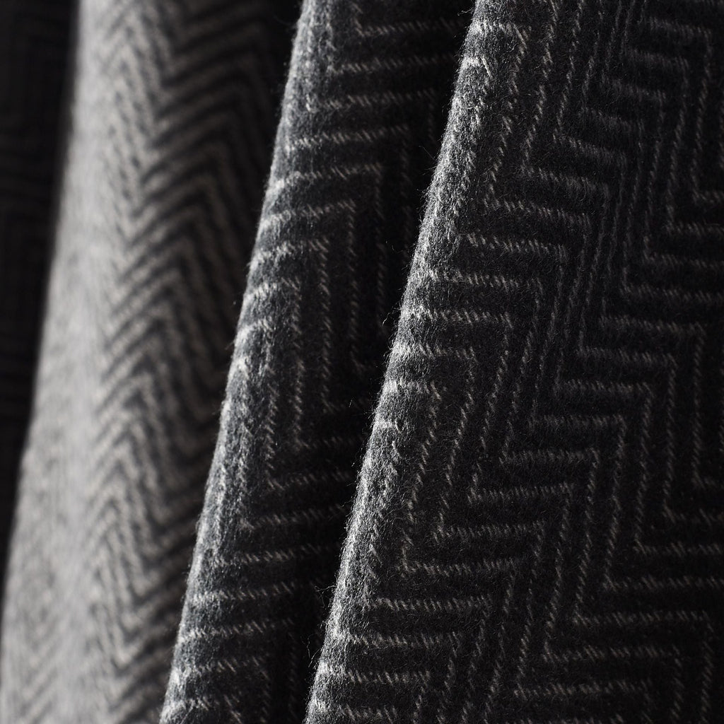 Women's elegant wrap jacket made of high-quality fabric with a modern herringbone pattern, size [size missing]