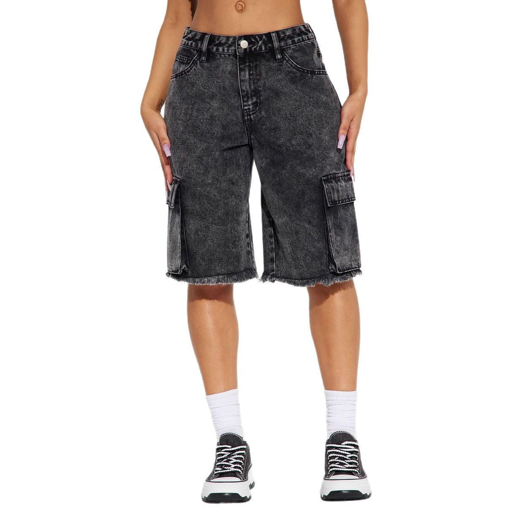 Women's cargo shorts with frayed hem and practical pockets, size Valenzora