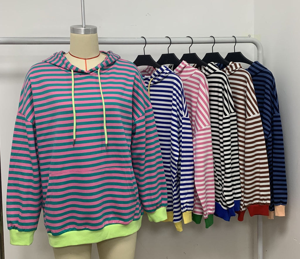 Gestreifter Kapuzenpullover für Damen mit stylischer Kängurutasche, Größe S