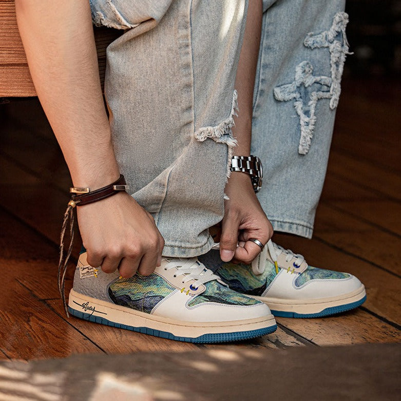 Valenzora | Von Van Goghs Sternennacht inspirierte Sneaker