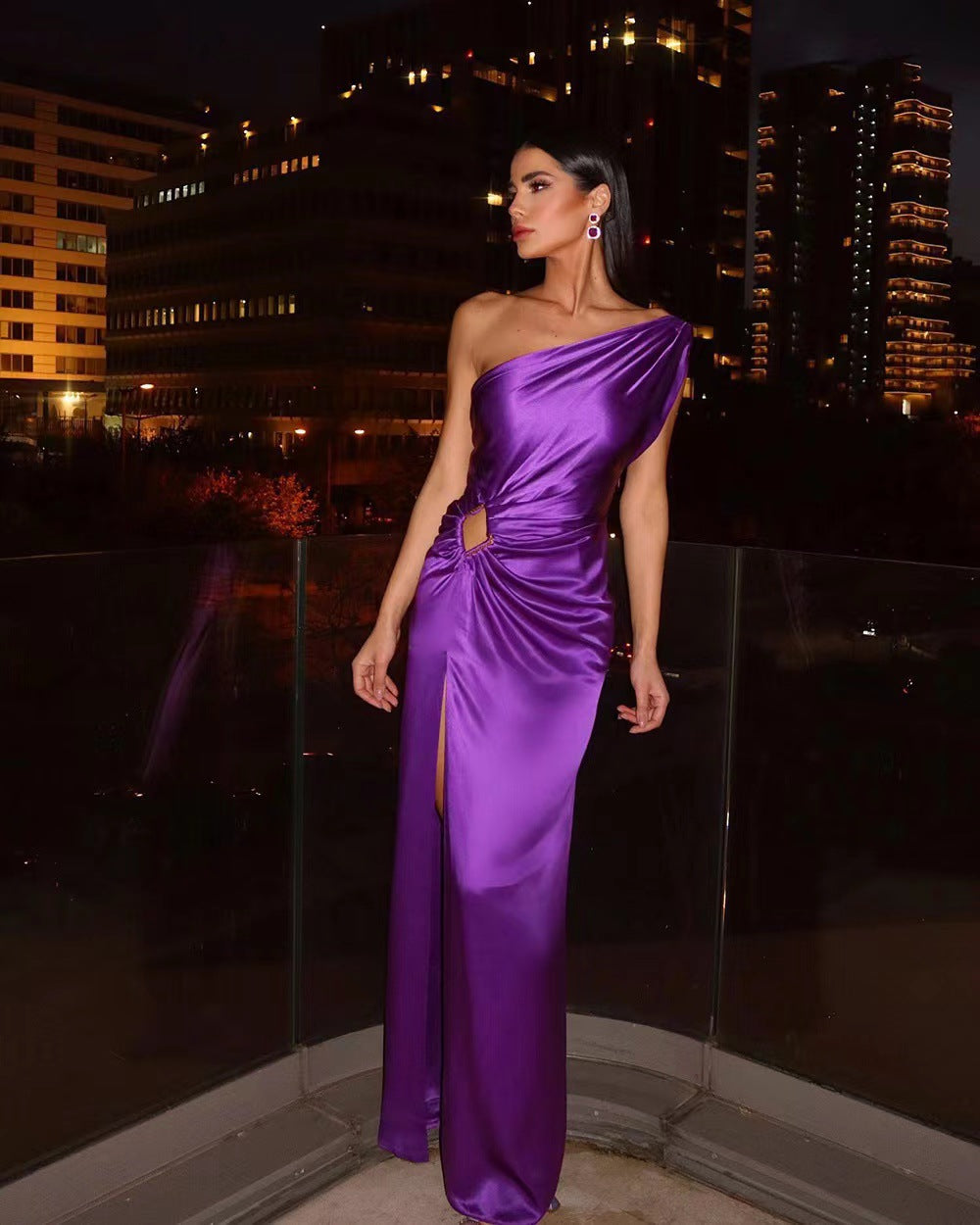Valenzora | Asymmetrisches schulterfreies Abendkleid
