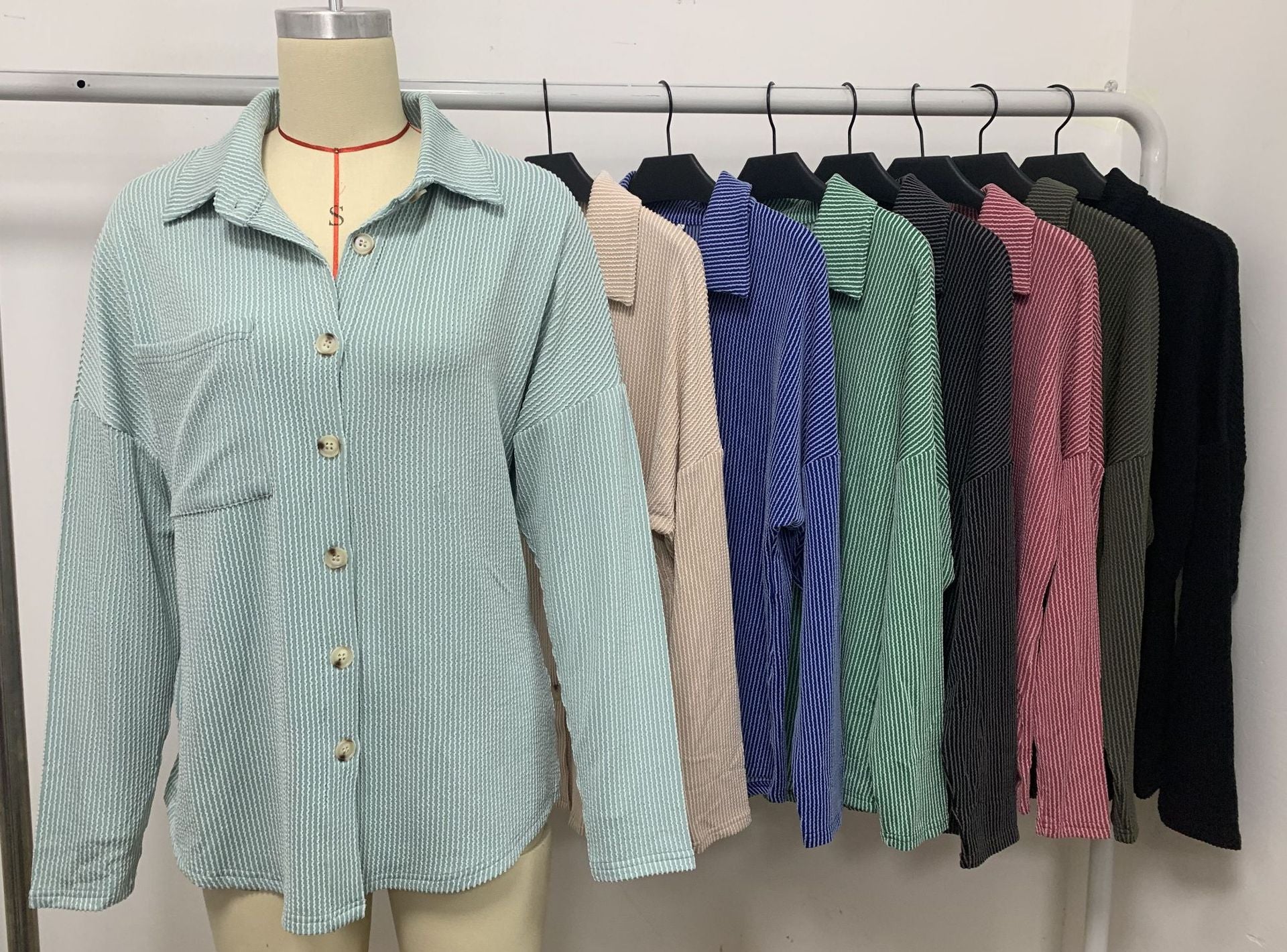 Women's casual cardigan with button placket, size