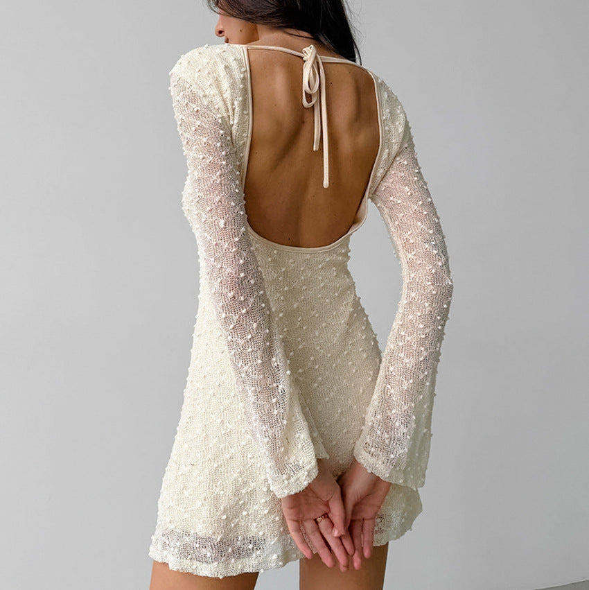 Valenzora | Jacquard-Minikleid, figurbetonte Silhouette, Rundhalsausschnitt, lange Ärmel, rückenfrei, mit Schleife