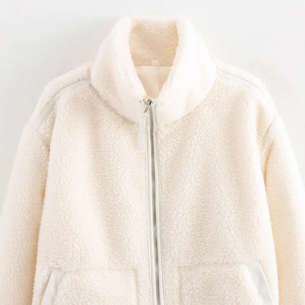 Women's fleece jacket with soft teddy fleece and practical pockets, size