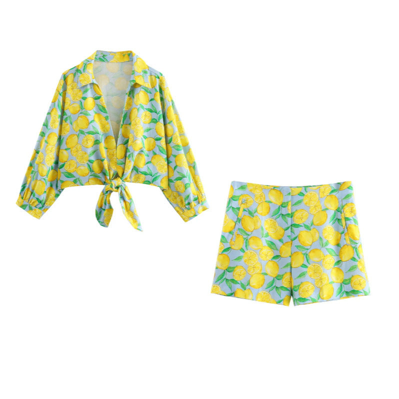 Women's shorts with a fresh lemon print and elegant fit, size [size missing]