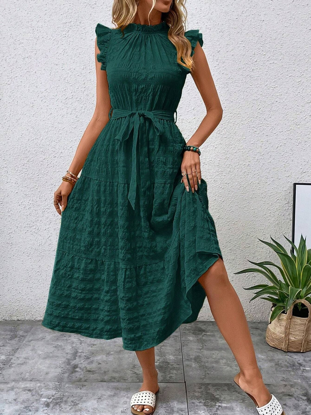Damen Wickelkleid mit Rüschen und tailliertem Saum, Größe