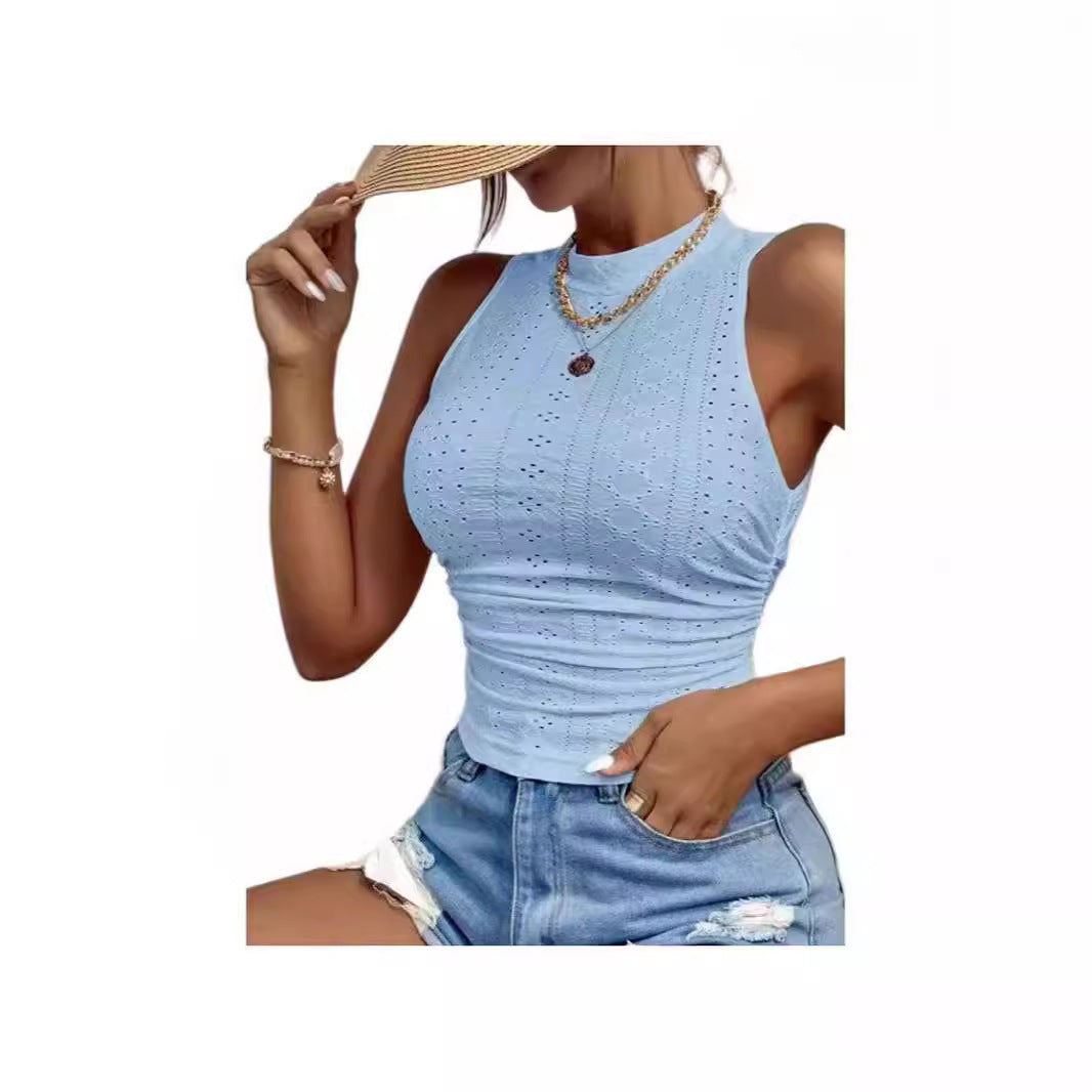 Women's sleeveless top with refined lace detail, size