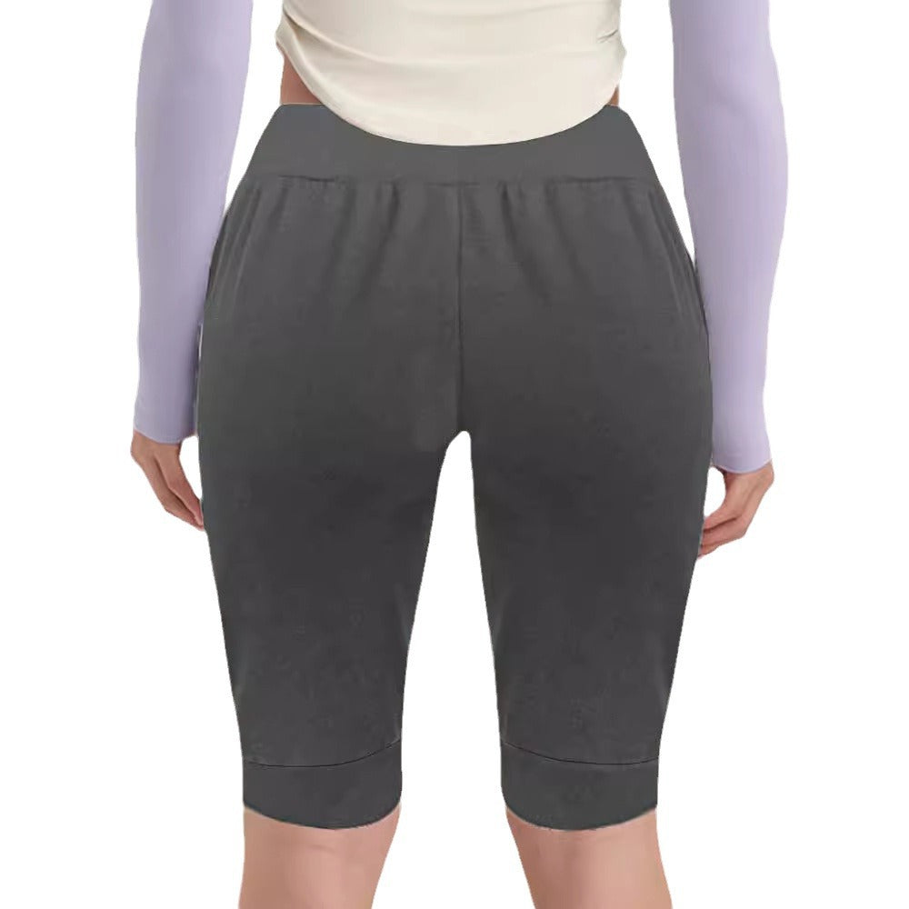 Women's comfortable jersey shorts with elastic waistband and practical side pockets, size S