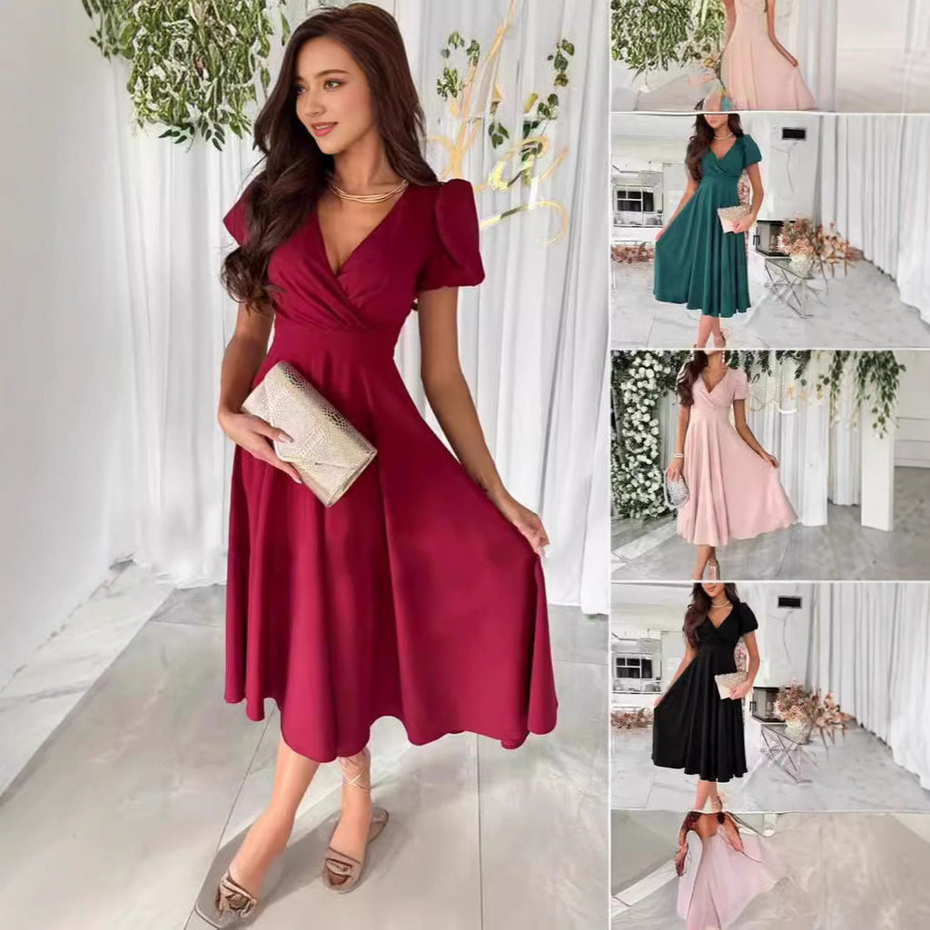 Valenzora | Enganliegendes, einfarbiges Kleid mit Puffärmeln und ausgestelltem Rock