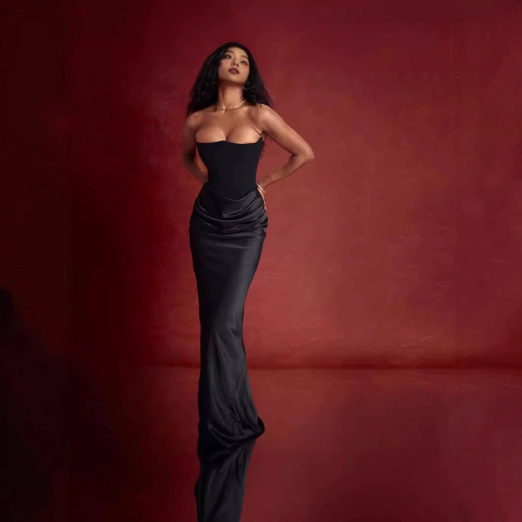 Elegantes, figurbetontes Damen-Abendkleid mit raffiniertem Taillendetail, Größe S