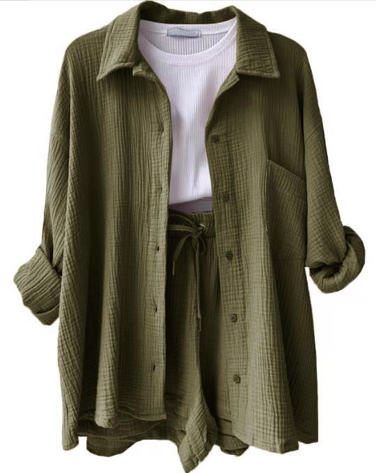 Women's casual summer outfit with modern button placket and elastic waistband, size S