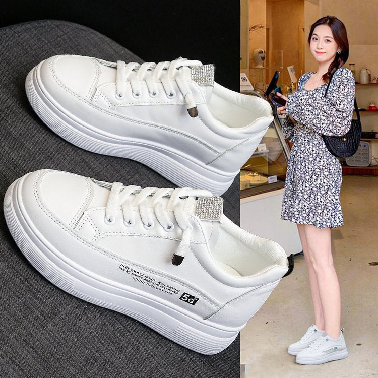 Sportliche Damen-Sneaker mit rutschfester Sohle und modernem Design, Größe S