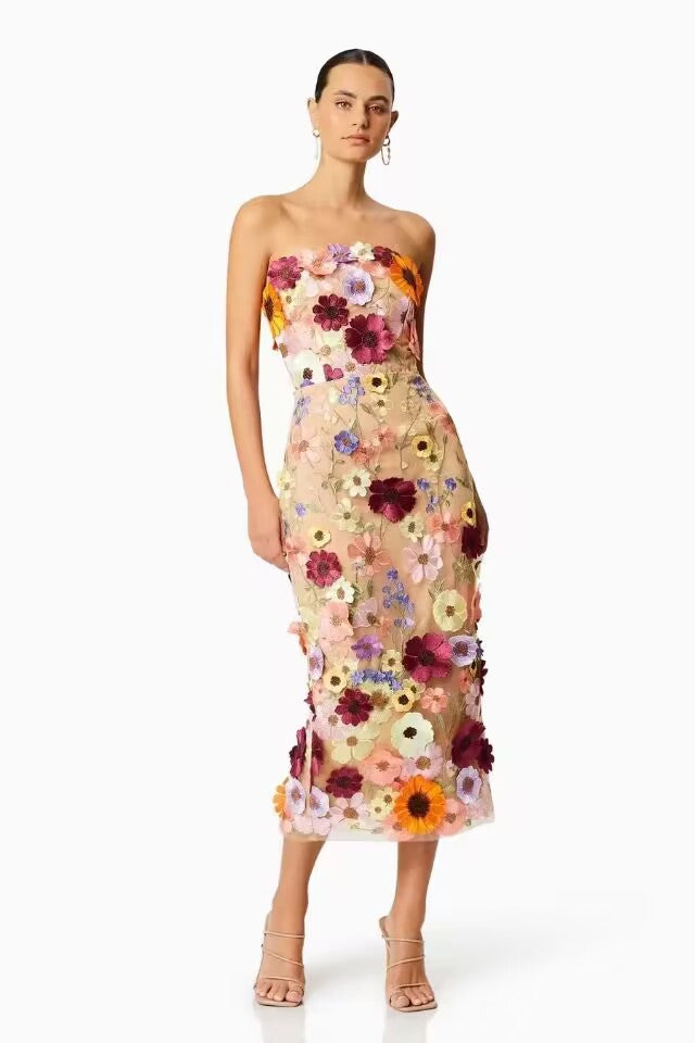 Damenkleid mit Blumenstickerei und elegantem, tailliertem Schnitt, Größe S