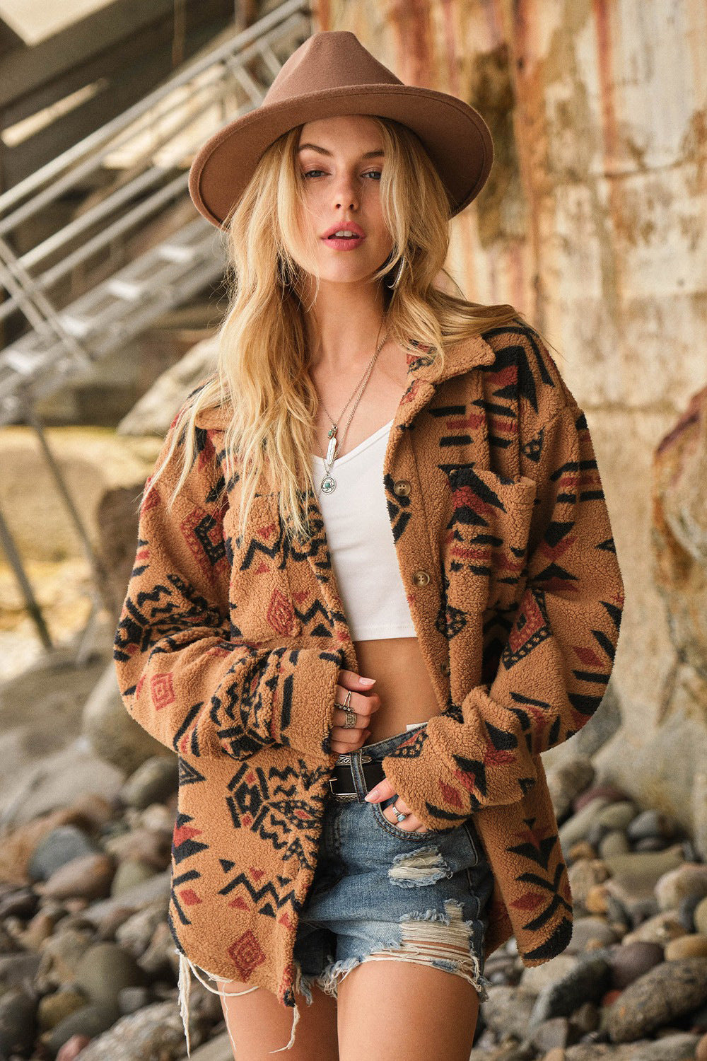 Valenzora | Retro plush jacket with lapel collar