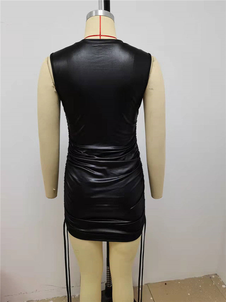 Valenzora | Enges ärmelloses Minikleid mit Rundhalsausschnitt