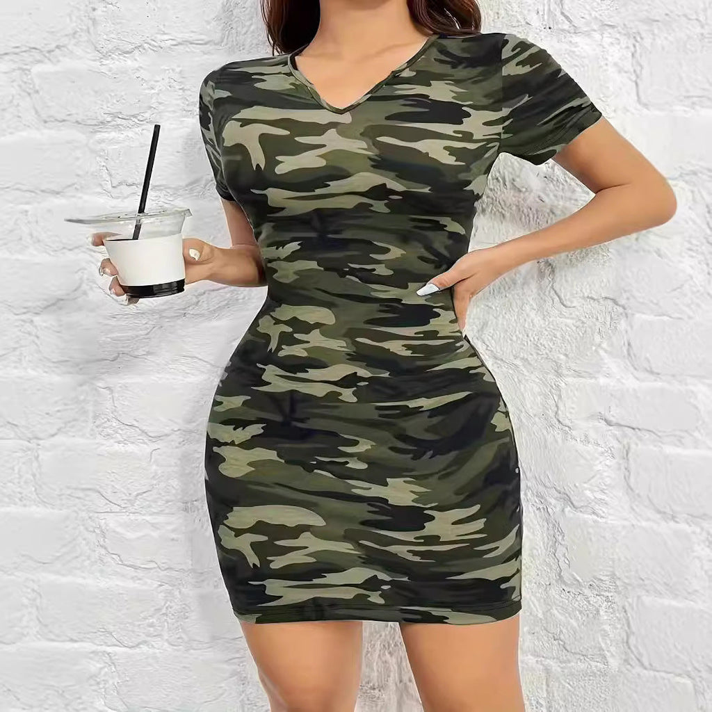 Damen Kurzarmkleid im angesagten Camouflage-Stil mit figurbetontem Schnitt und V-Ausschnitt, Größe [size]