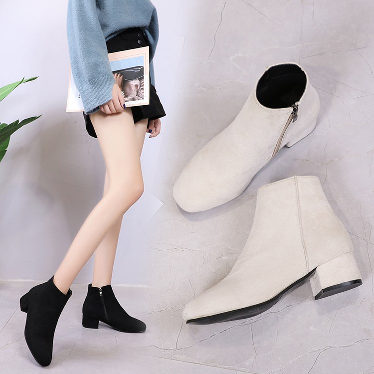 Women's ankle boots with a modern, minimalist design and comfortable block heel, size Valenzora