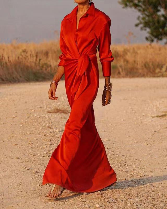 Valenzora | Schnürkleid mit hohem Bund, Schlitz und Bodenlänge