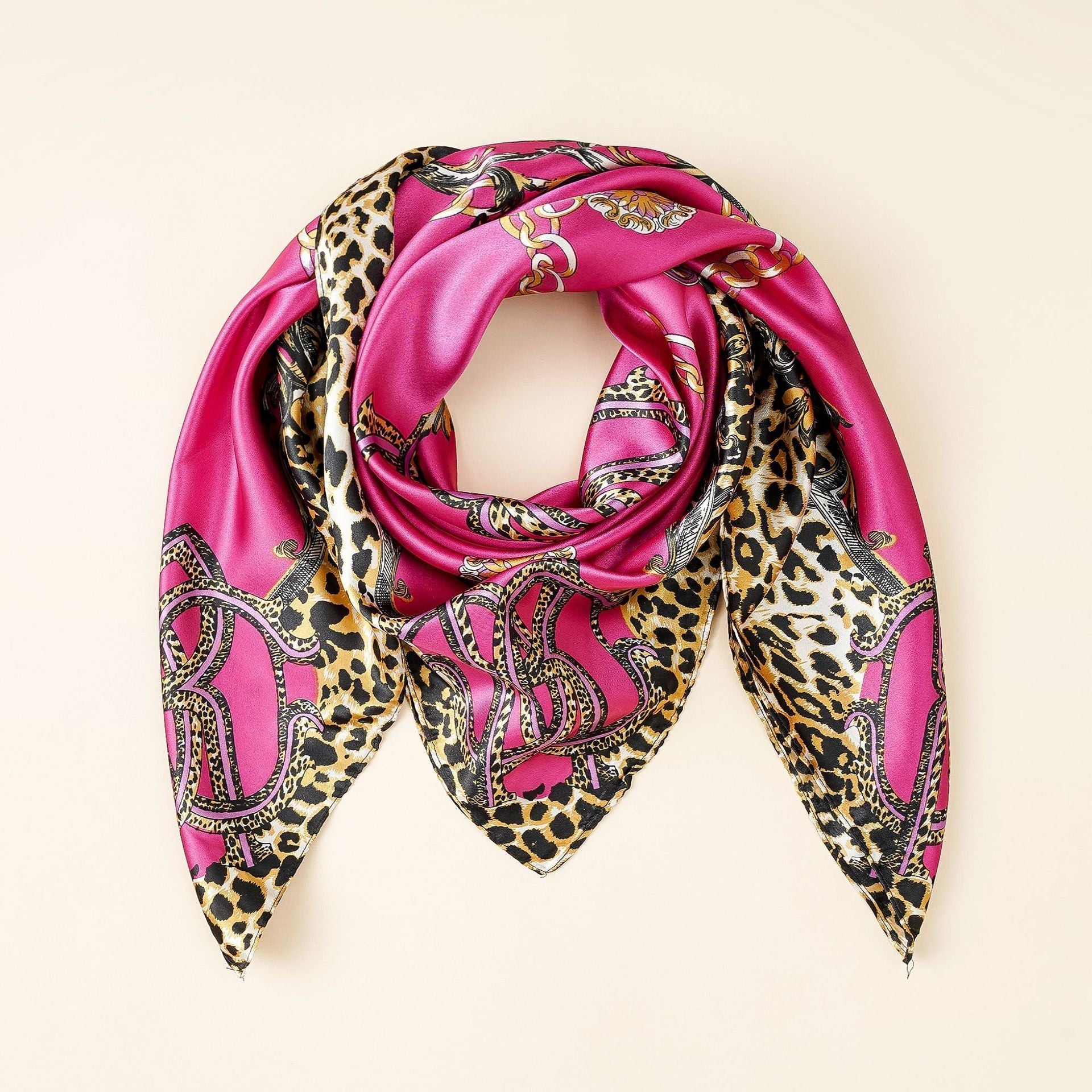 Damen Seidenschal mit elegantem Animal-Print und luxuriösem Design, Größe S