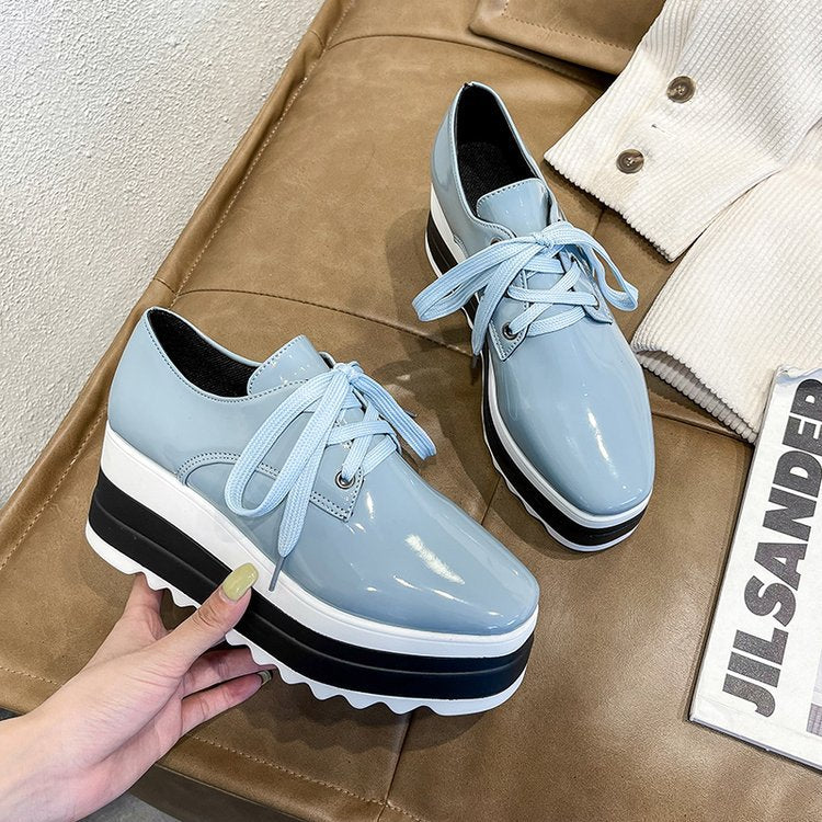 Damen modische Plateau-Sneaker mit schickem Glanz und komfortabler Sohlenkonstruktion, Größe Valenzora