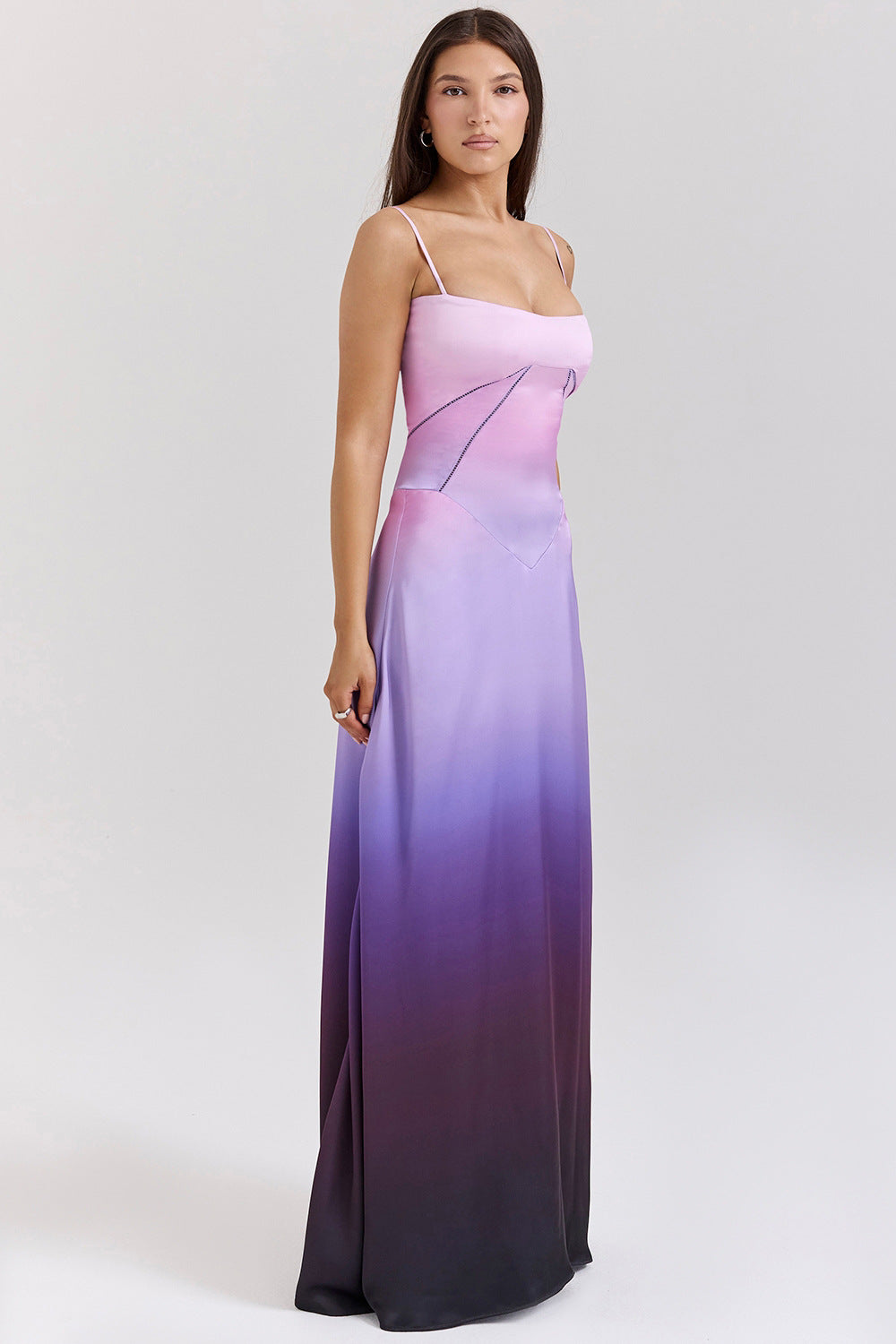 Women's evening dress with a figure-hugging cut and elegant satin finish, size Valenzora