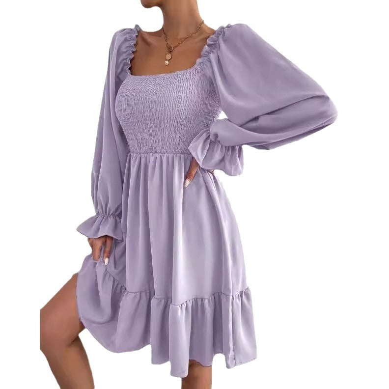 Tailliertes Mini-Damenkleid mit voluminösen Rüschenärmeln und eckigem Ausschnitt, Größe S