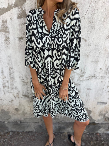 Women's casual beach dress with high side slits and fashionable print pattern, size S