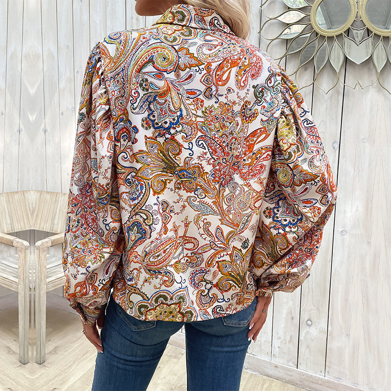 Damenbluse mit auffälligem Paisley-Muster und voluminösen Puffärmeln, Größe [size missing]