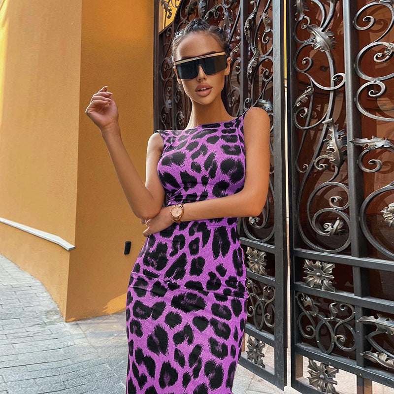Valenzora Women's figure-hugging dress with fashionable leopard print and off-the-shoulder look