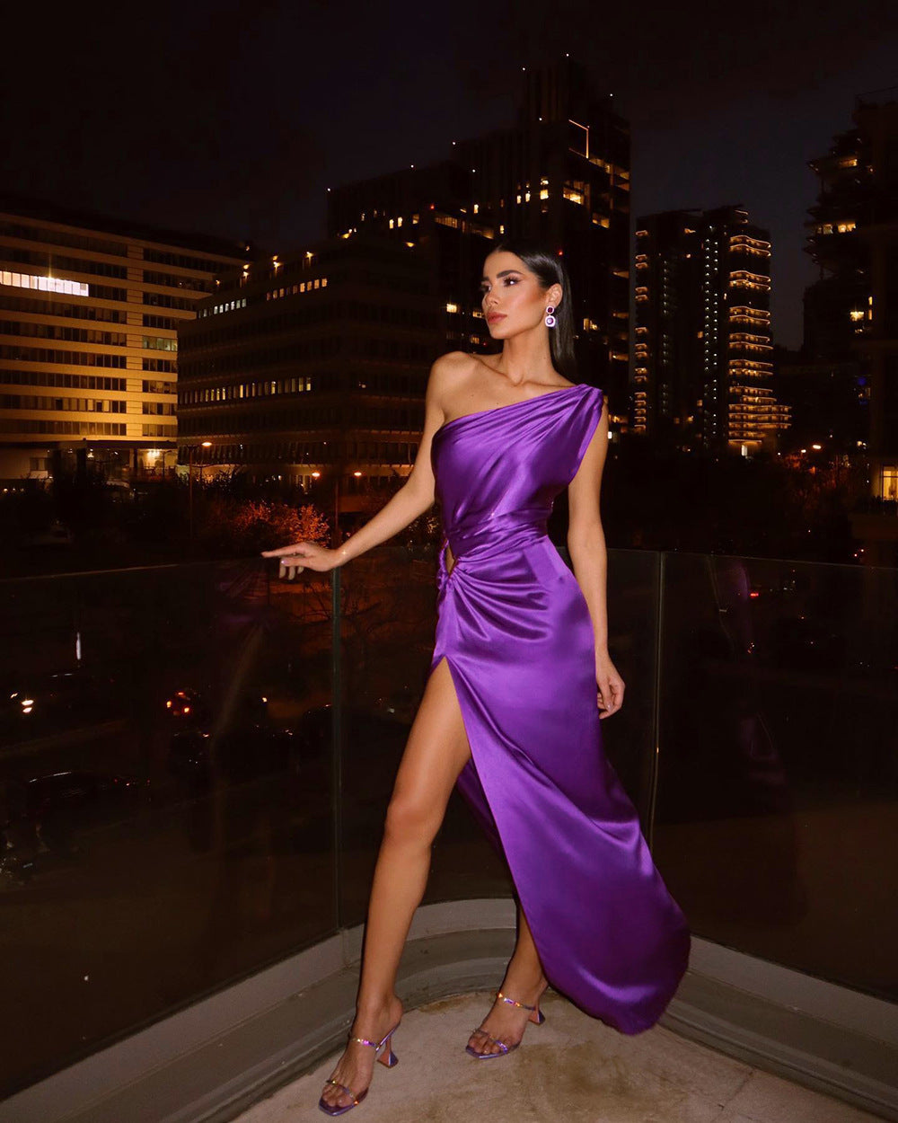 Valenzora | Asymmetrisches schulterfreies Abendkleid