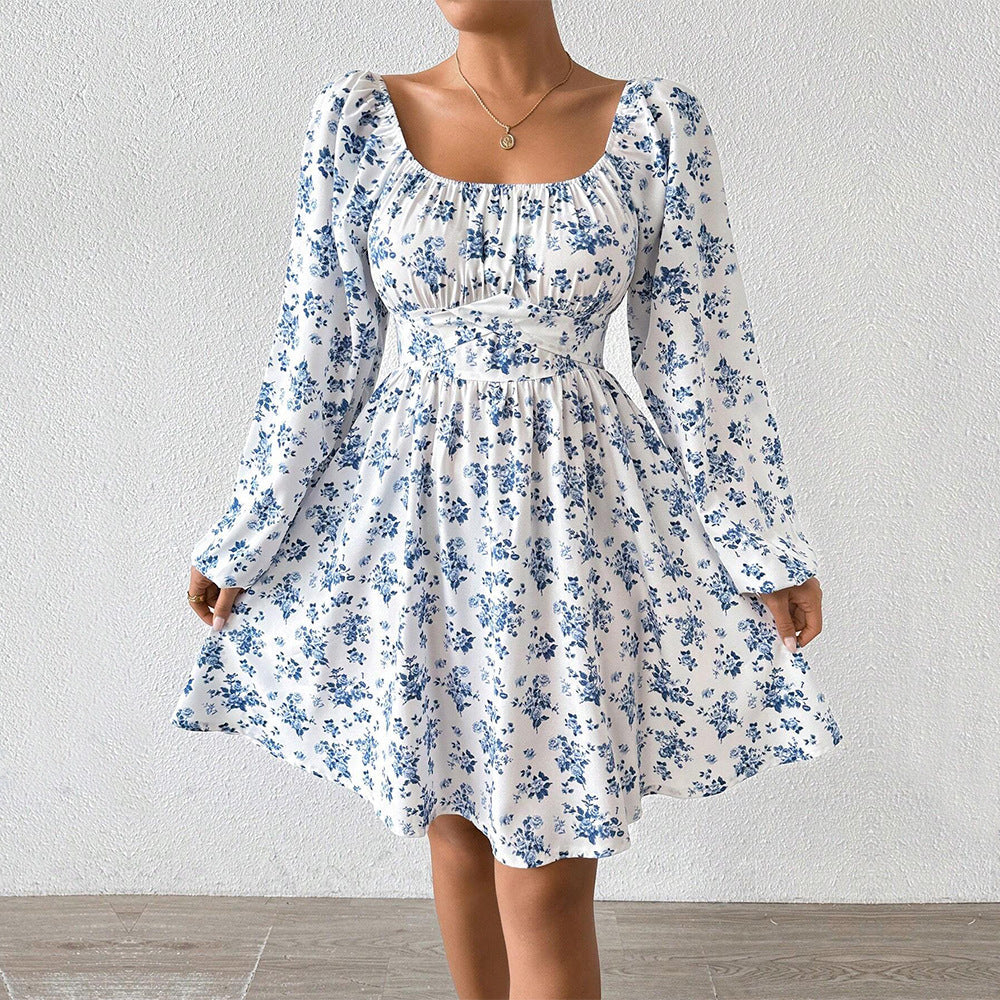Luftiges Blumenkleid für Damen mit eleganter Raffung und langen Ärmeln, Größe