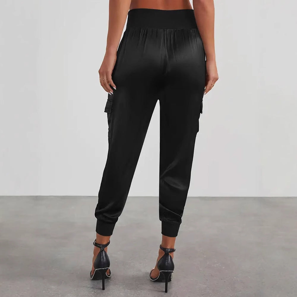 Satin-Cargohose für Damen mit elastischem Bund und praktischen Taschen, Größe