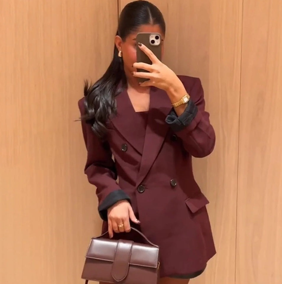Women's double-opened blazer with an elegant cut and fine details, size [size missing]