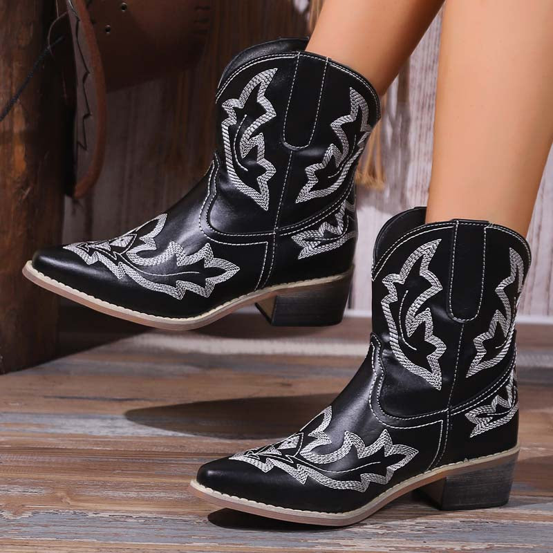 Valenzora | Vintage Embroidered Boots