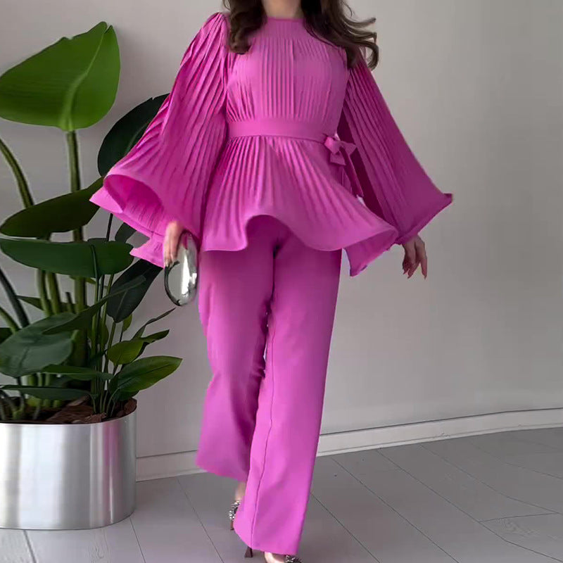 Valenzora Swing suit with round neck and batwing sleeves