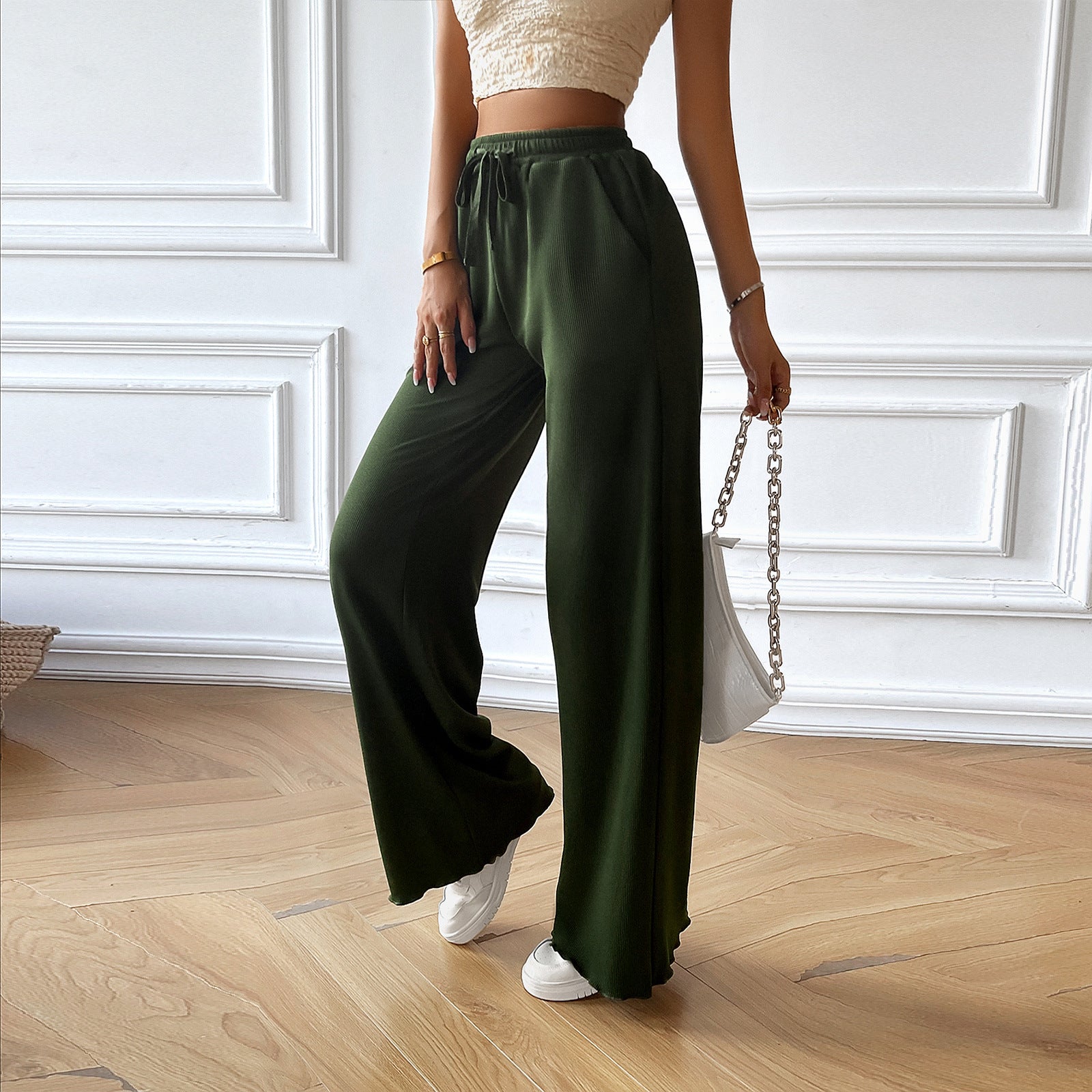 Women's wide-legged summer trousers with elasticated waistband and side pockets, size