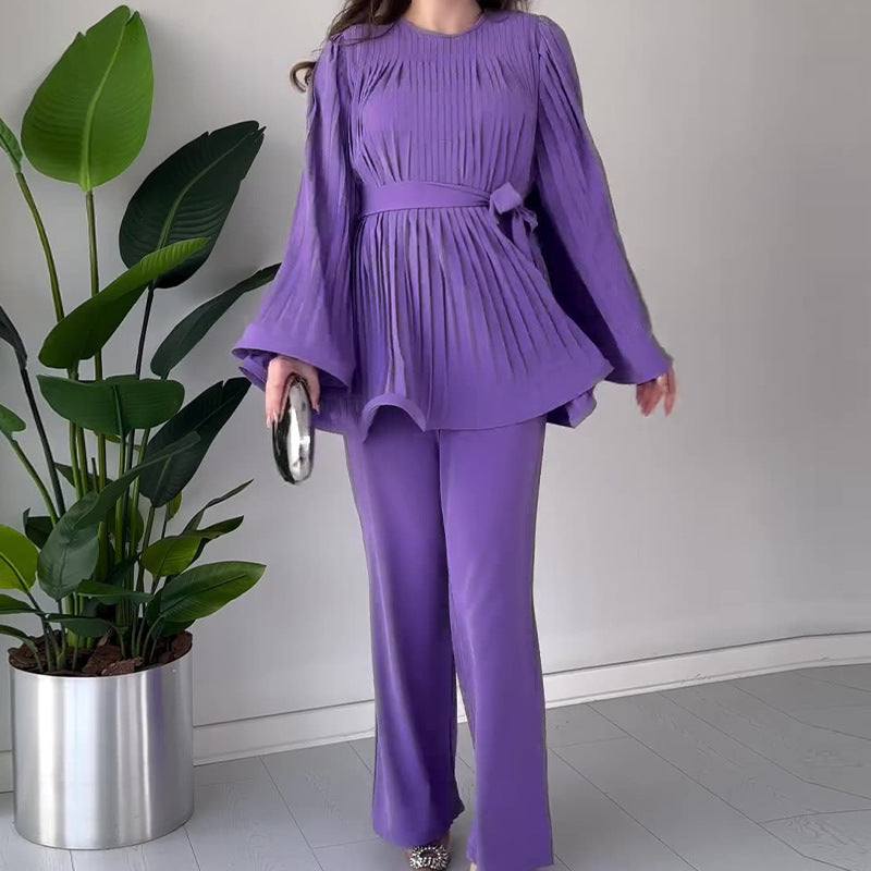 Valenzora Swing suit with round neck and batwing sleeves