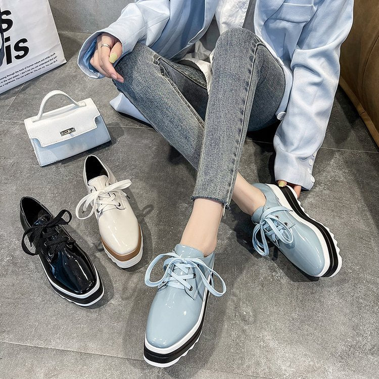 Damen modische Plateau-Sneaker mit schickem Glanz und komfortabler Sohlenkonstruktion, Größe Valenzora