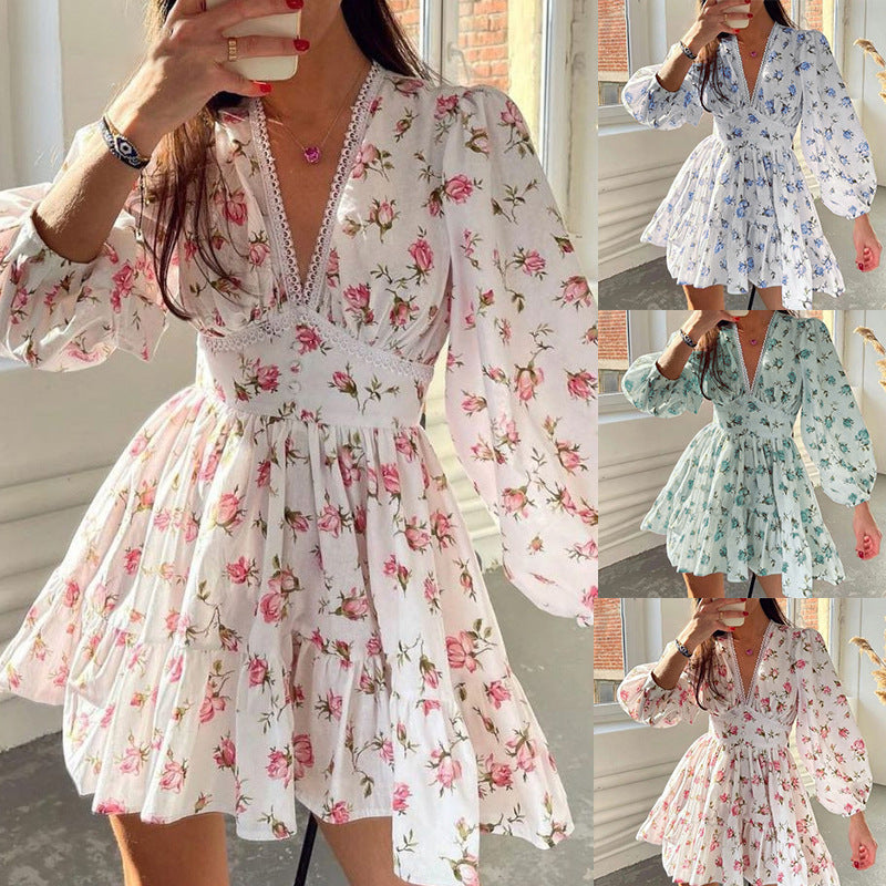 Valenzora | Plissiertes V-Ausschnitt-Kleid mit kurzen Ärmeln