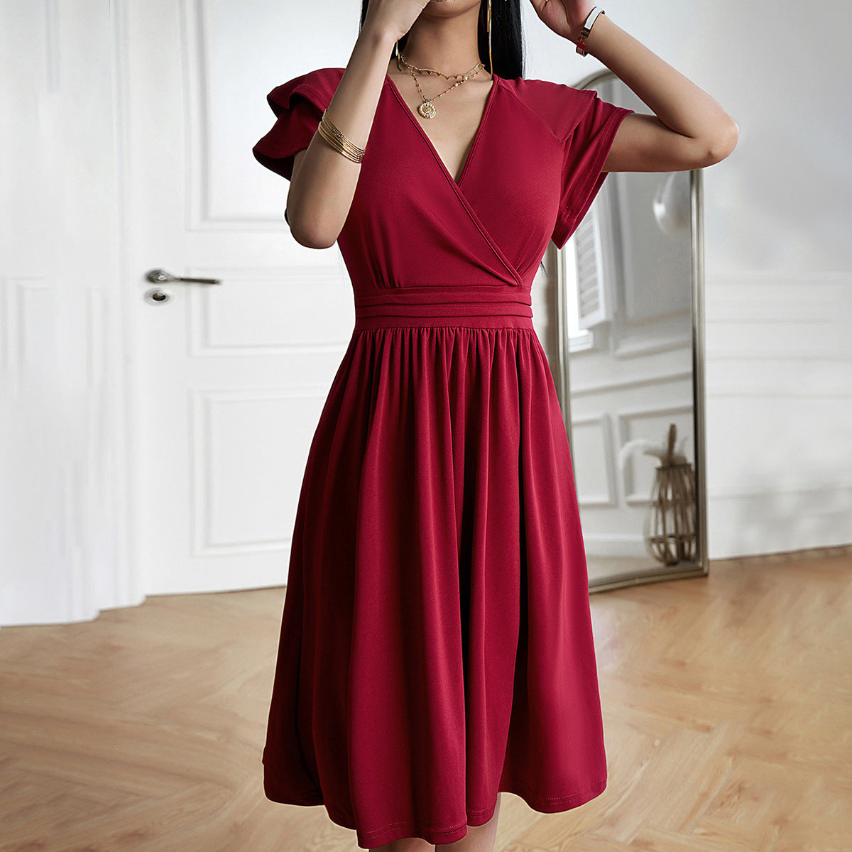Valenzora | Simple and elegant dress