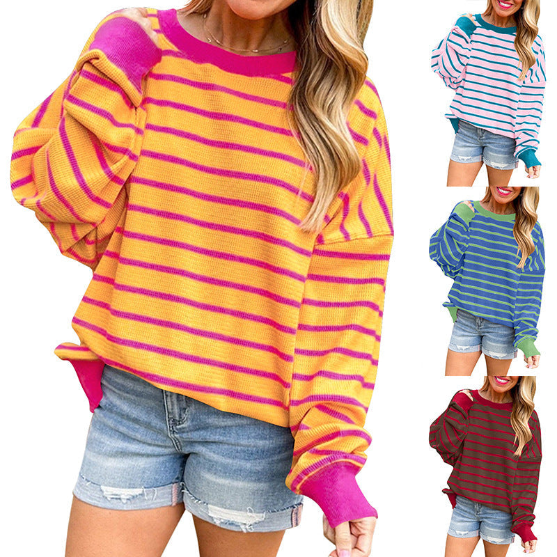 Women's casual and comfortable sweater with a structured rib pattern and a relaxed fit, size S