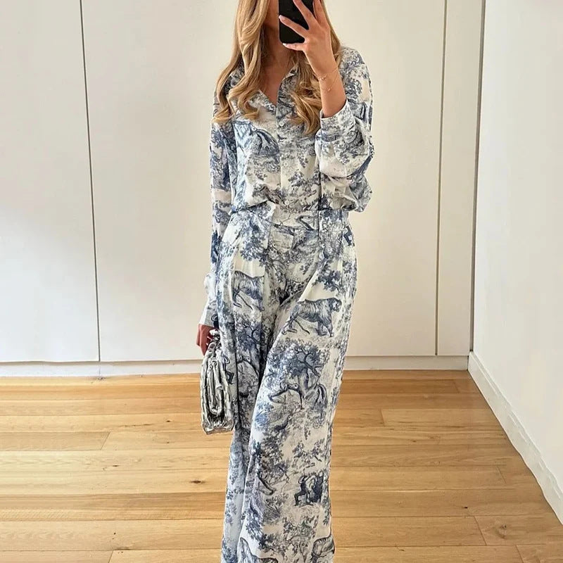 Women's elegant and comfortable two-piece set with artistic print, size S